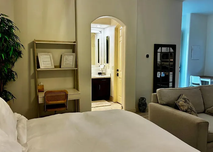 Beautiful Private Casita/guesthouse W/ Kitchen, Access To Pool/spa * Goodyear