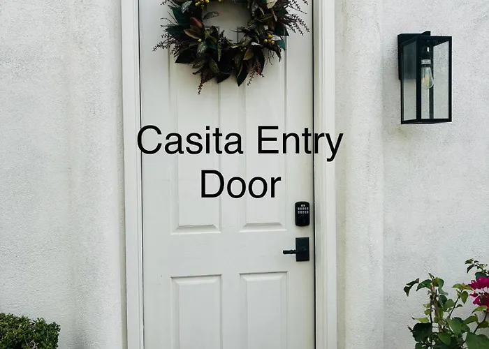 Beautiful Private Casita/guesthouse W/ Kitchen, Access To Pool/spa Сasa de vacaciones Goodyear